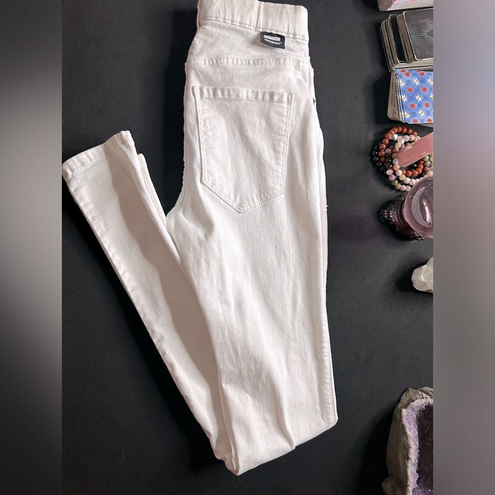Dr. Denim Jeans Size M (runs small)